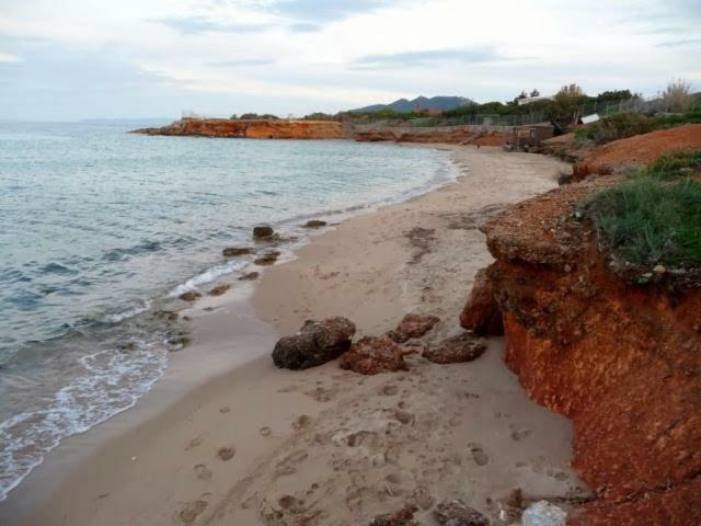 Sunshine'S House Near The Beach, 10 Min From The Airport Artemida  Exterior photo