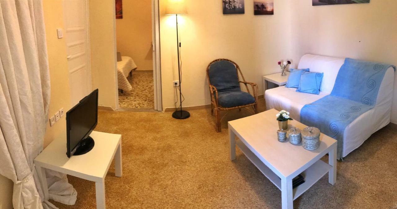 Sunshine'S House Near The Beach, 10 Min From The Airport Artemida  Exterior photo